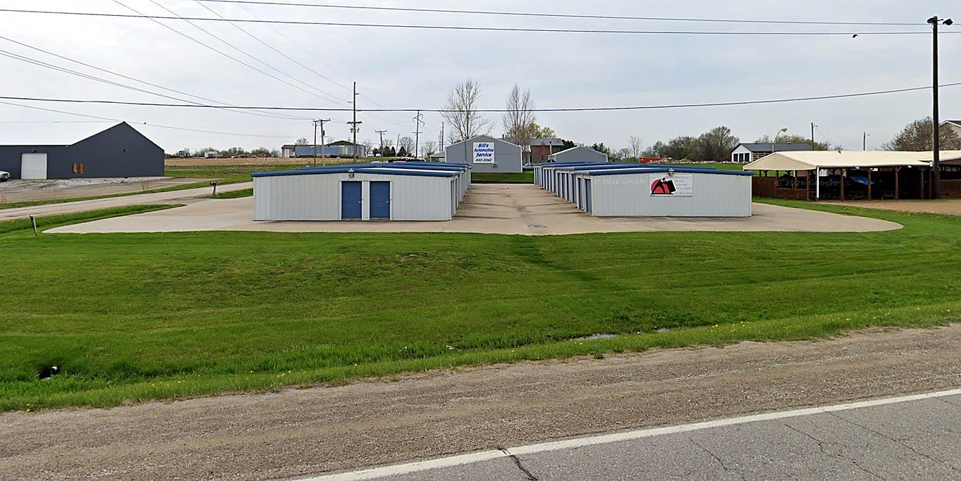 Knoxville Iowa storage driveway and access area